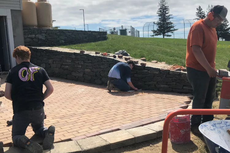 Masonry & Tile Setting Curriculum Topic: Patios & Walkways