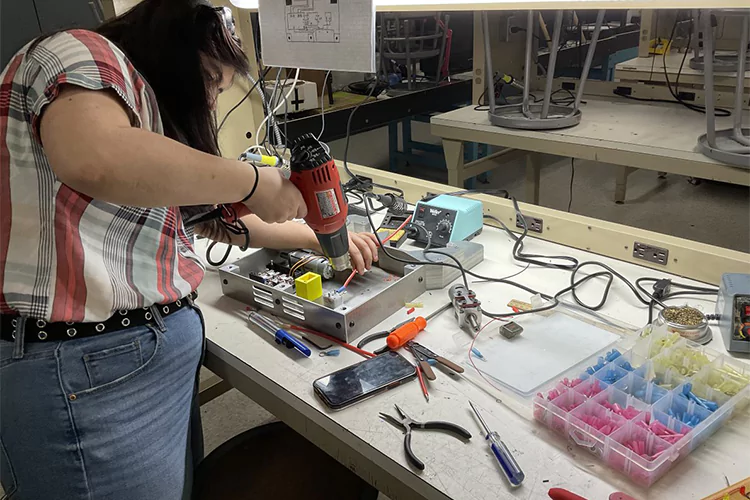 Electronics Curriculum Topic: Wiring Robots