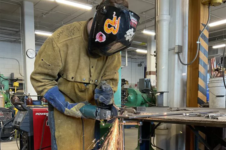 Metal Fabrication & Joining Technologies Curriculum Topic: Abrasive Cutting